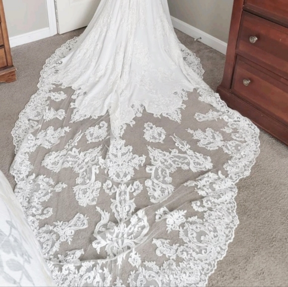 NEW ENZOANI MCKINLEY WEDDING DRESS, UNALTERED - Picture 7 of 11